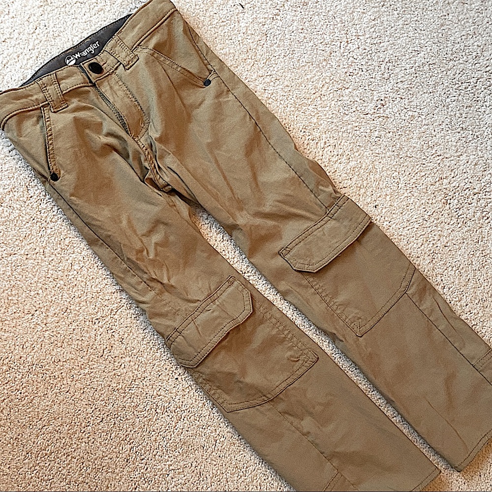 WRANGLER (Sz 8) TAN FLEX WAIST OUTDOOR CARGO PANTS